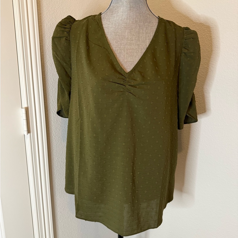 EVERLEIGH Ruched Sleeve Swiss Dot Blouse | M